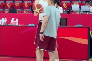 火线归来！杨瀚森回国和国家队队友合练 全力备战接下来世预赛
